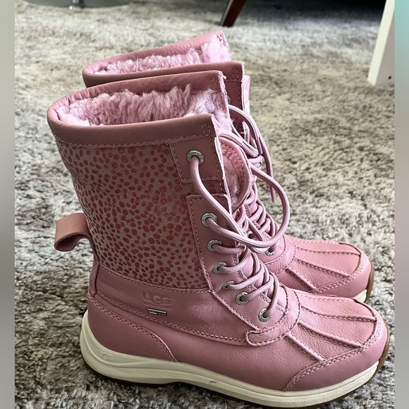 UGG BOOTS - Picture 3 of 8